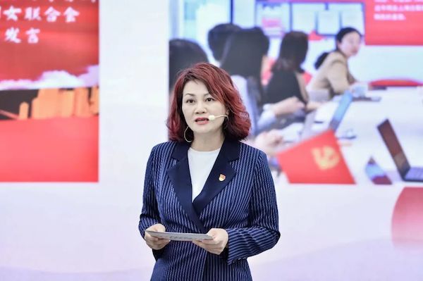 徐汇区召开党建引领律师行业高质量发展工作推进会，谭芳作交流发言