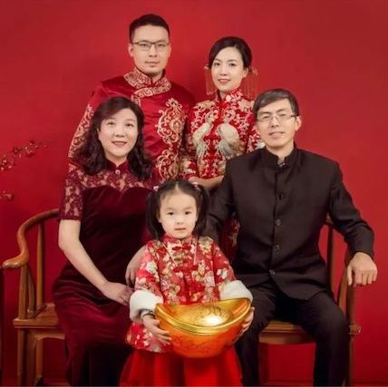 杨大地律师家庭被推选为“徐汇区最美家庭”