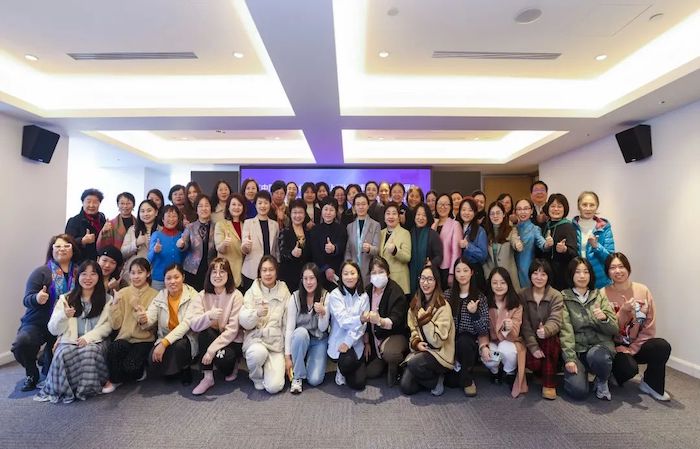 “中国式现代化背景下上海妇女事业高质量发展”研讨会暨市妇女学学会、市婚姻家庭研究会年会在家与家召开