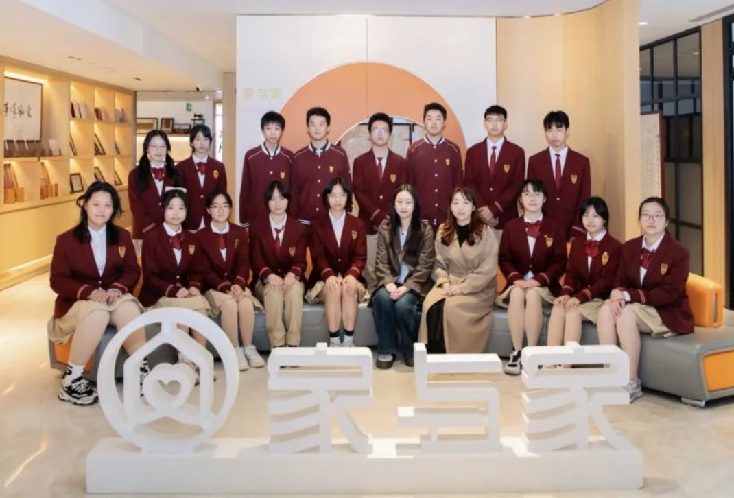 徐汇中学走进家与家，“沉浸式体验”法律职业